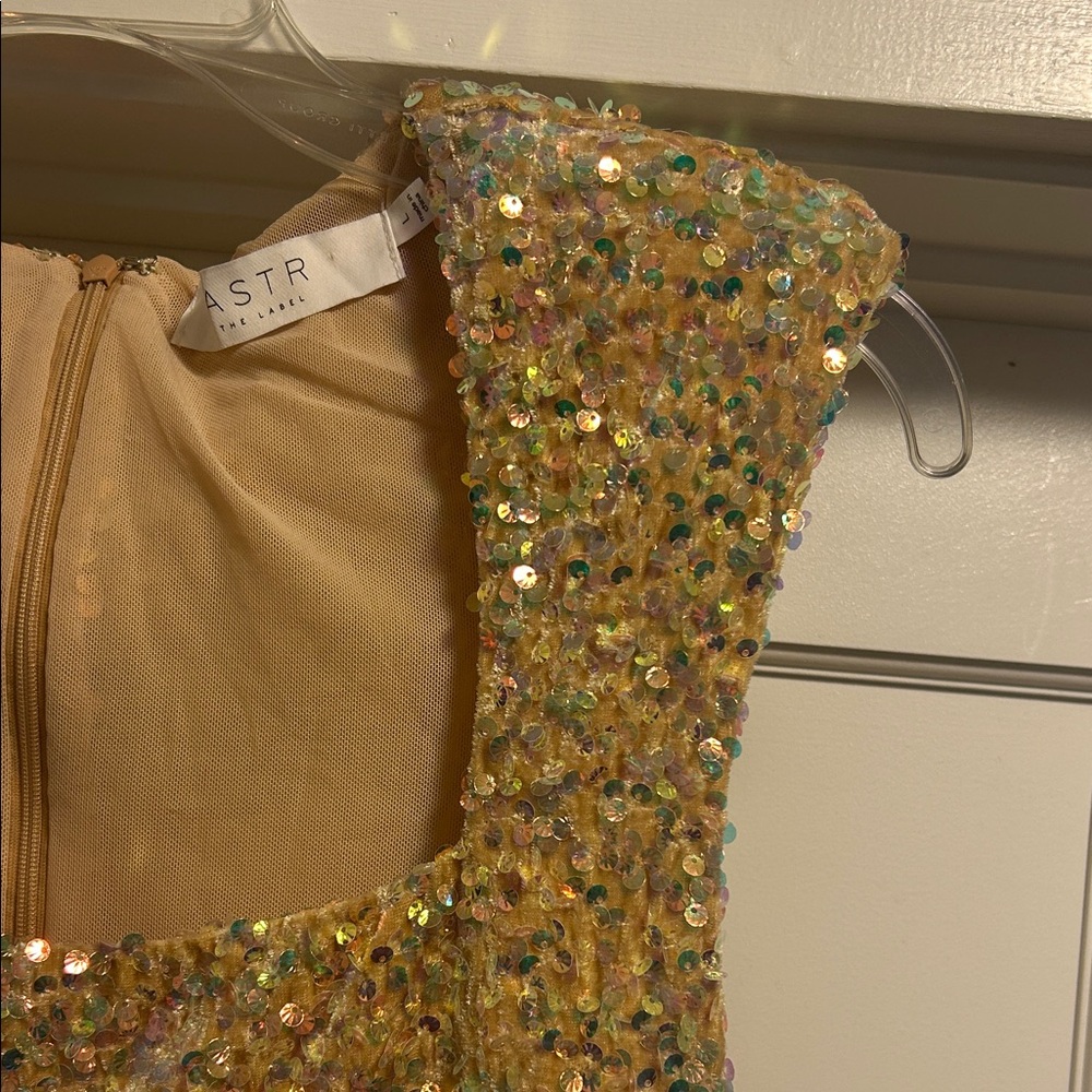 ASTR the Label Galaxy Gold Sequined Mini Dress - Large, NWOT - Picture 4 of 13